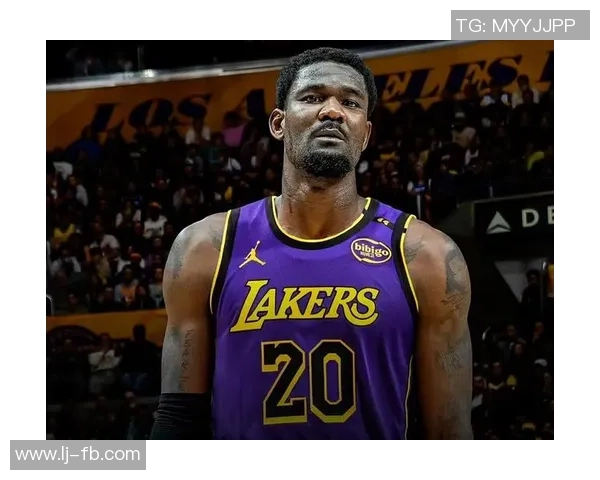 小里缺阵 湖人险胜太阳! 谁功谁过- 数据不扯谎 艾顿最佳 老詹9分